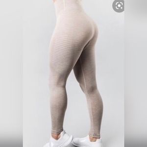 Alphalete Halo leggings in Tan